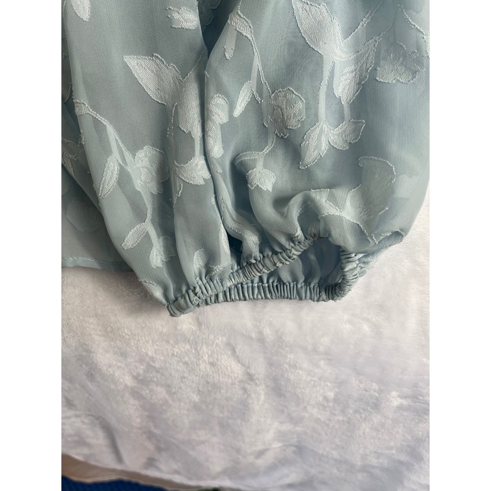 White House Black Market Blouse Womens XL Light Blue Excellent Floral Burn-Out - Picture 14 of 15